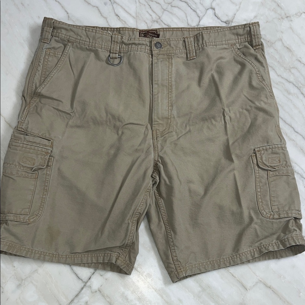 Men’s khaki cargo shorts size 44